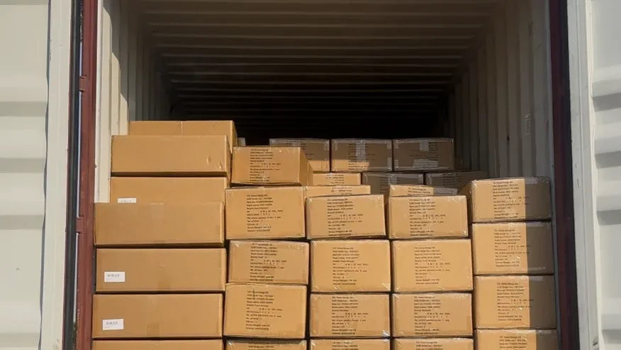 Down jacket packaging and shipment preparation for global brands