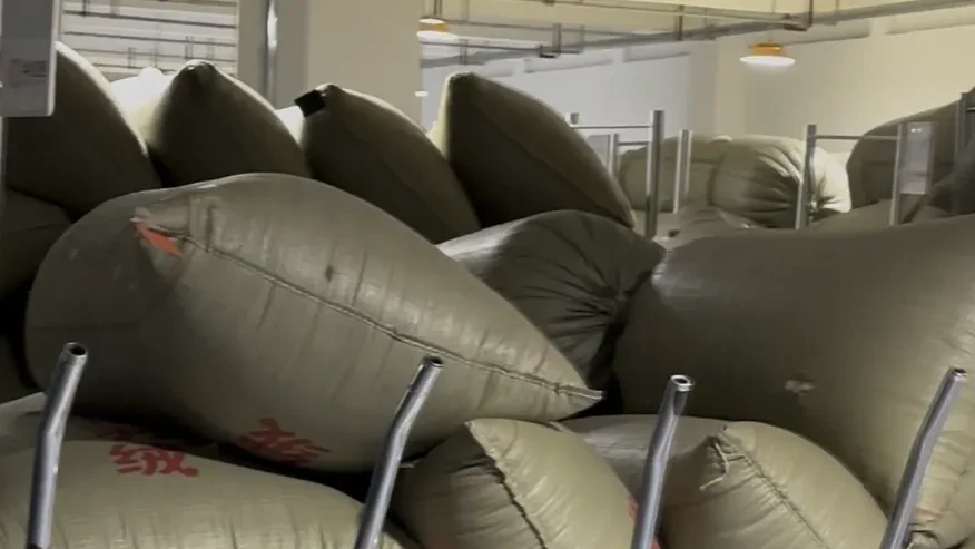 High quality down filling materials for custom down jacket production